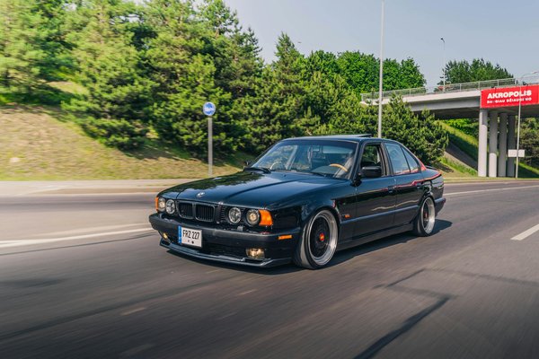 Step-by-Step Guide to Upgrading Foot Pegs on Your Kawasaki ZZR1400